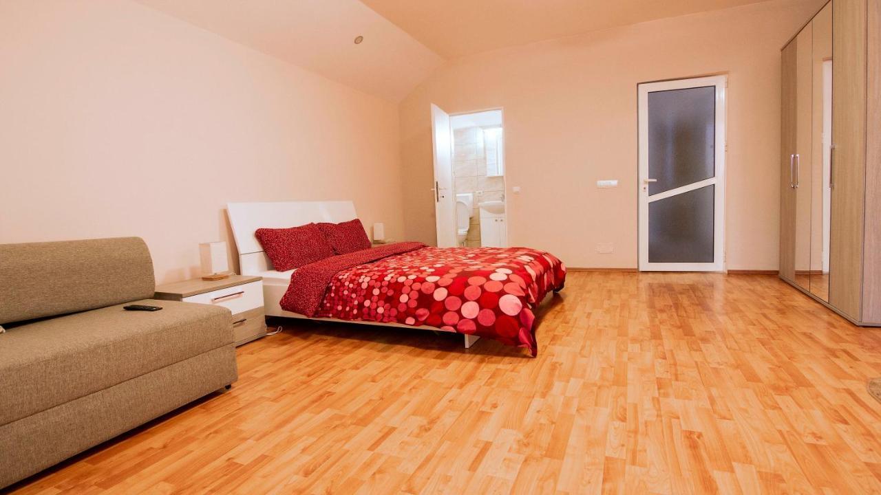 Privilegio 148 Sambata Сымбэта-де-Сус Экстерьер фото